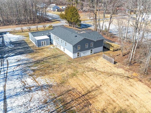 3rd image of 1349 Yorktown Rd