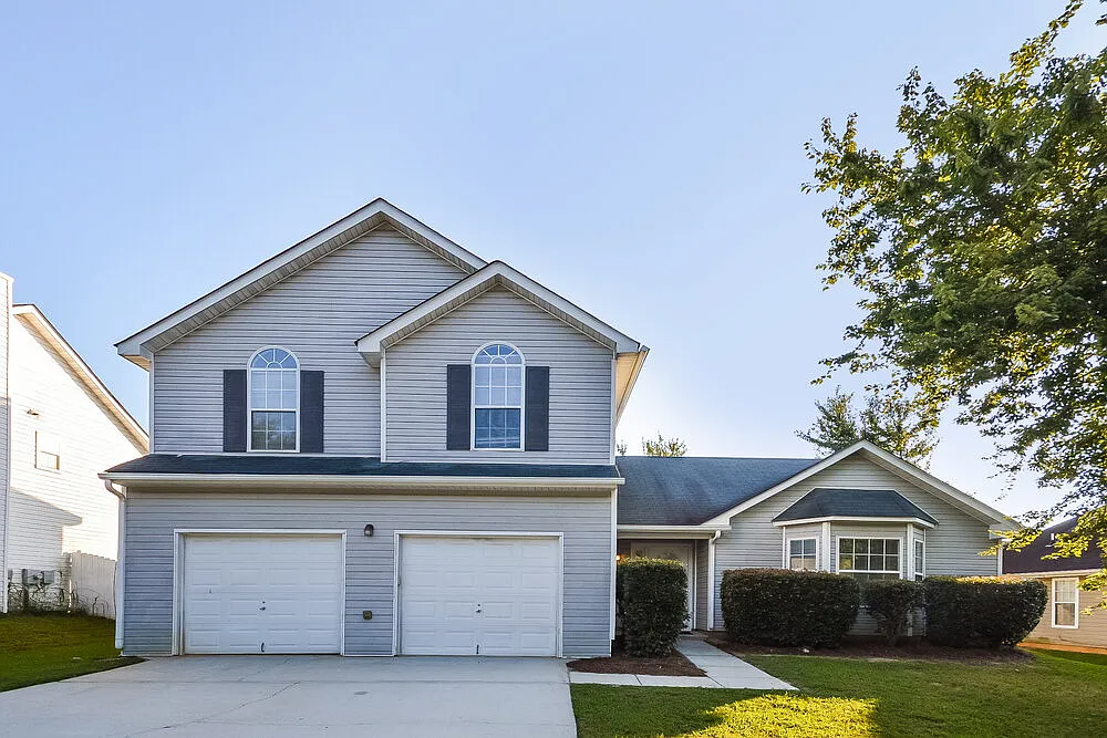 3 bed, 2.5 bath, 2043 sqft, $3,020 — Photo 1