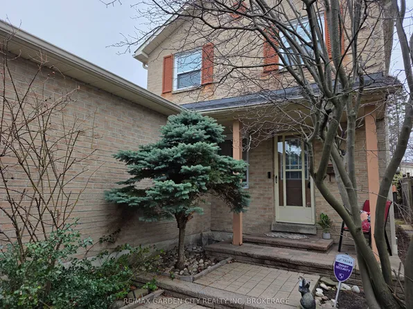3169 Bartholomew Cres, Mississauga, ON L5N 3K9