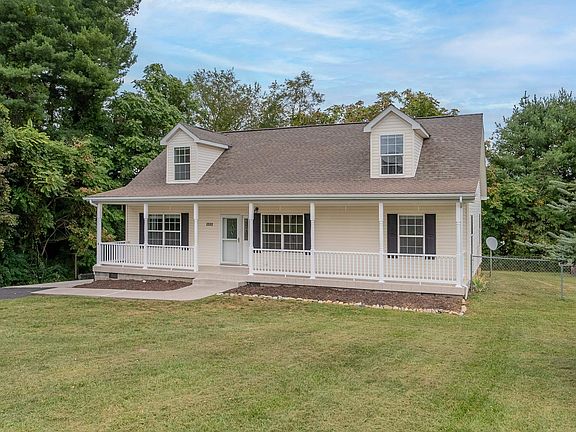 3rd image of 5656 Pine Grove Dr