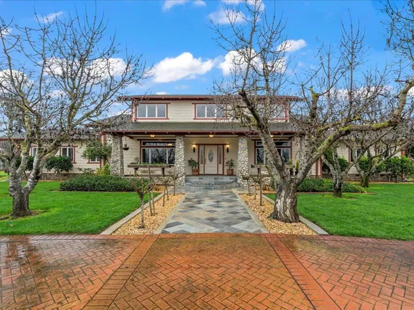 2950 Leavesley Rd, Gilroy, CA 95020