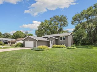 802 E Cedar Ave, Holmen, WI 54636