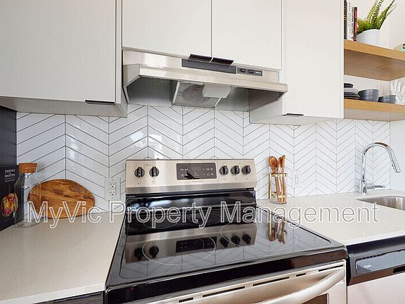 3rd image of 8015 102nd St NW