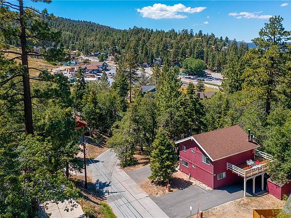 4th image of 1322 Siskiyou Dr