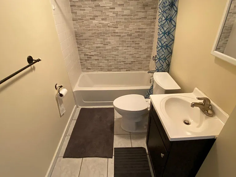 92 Townsend Ave — Photo 17