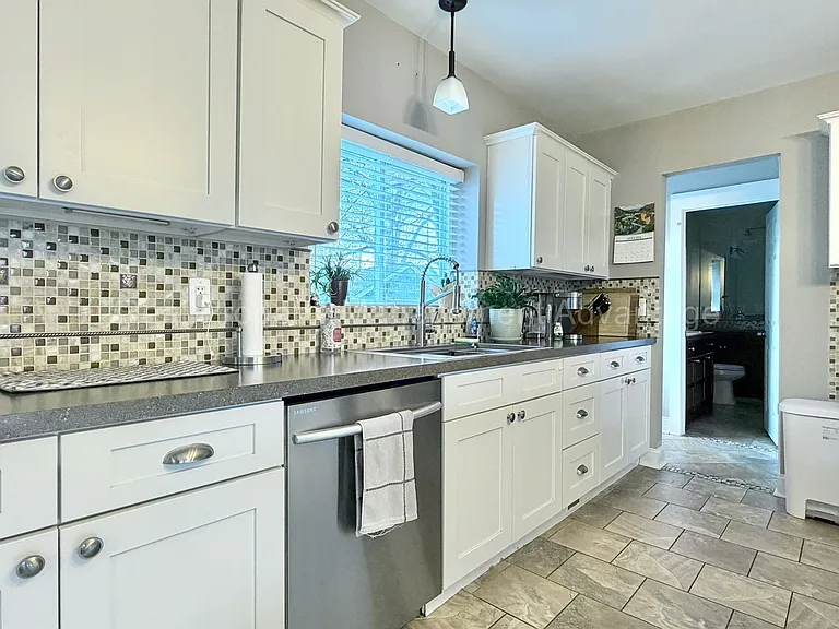 2705 Inman St — Photo 11