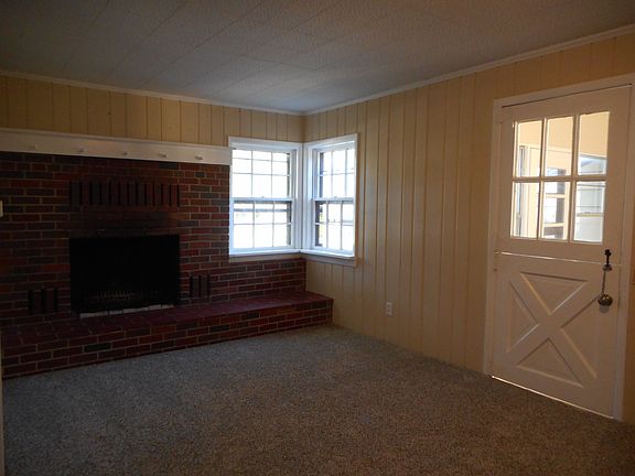 2nd living space (main floor