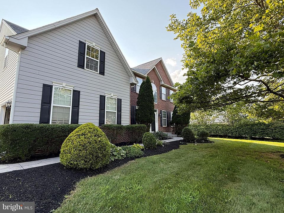 1st image of 138 Bradford Dr