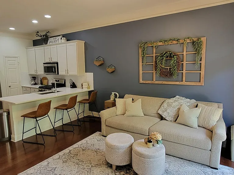 Cobblestone Cir — Photo 6