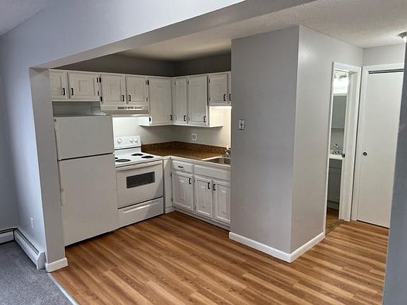 3rd image of 31 Vernon Ave #D