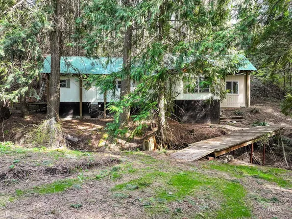 1206 Idlers Rest Rd, Moscow, ID 83843
