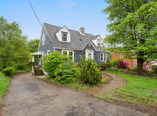 150 Collins Dr, Pittsburgh, PA 15235