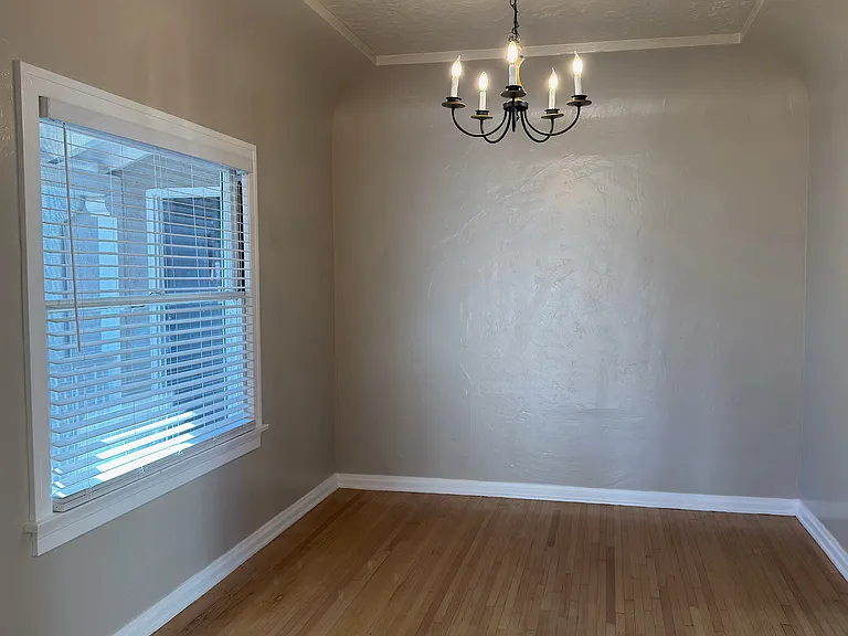 221 Loma Ave #C — Photo 7