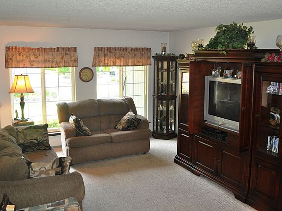 2nd image of 2812 SE Forest Villa Ct