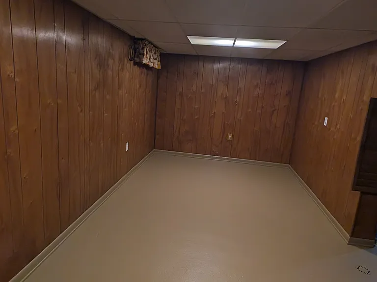 207 Elizabeth Dr — Photo 13