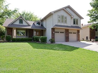 1450 Dickson Ave, Downers Grove, IL 60516