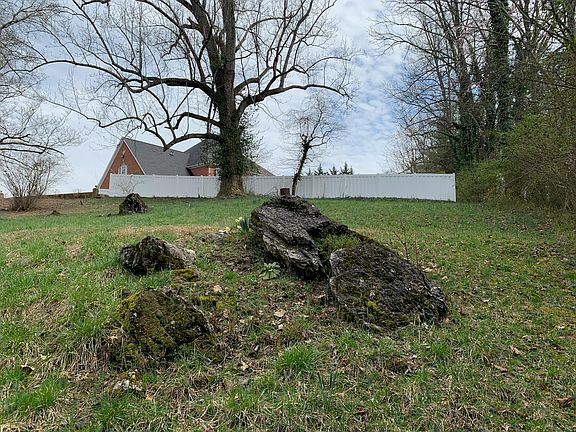 5th image of 619 Vance Dr