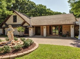 2010 Camelot Dr, Grapevine, TX 76051