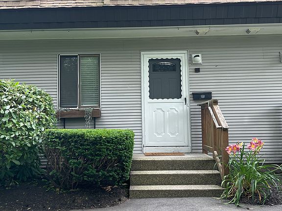 2nd image of 11 King Arthur Dr Unit 5E