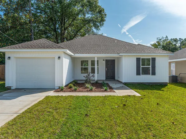 691 S 11th St, Defuniak Springs, FL 32435