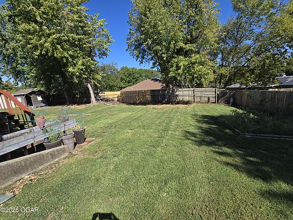4th image of 3517 Hackberry Ln