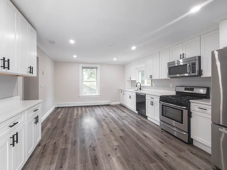 290 Salem St #2 — Photo 2