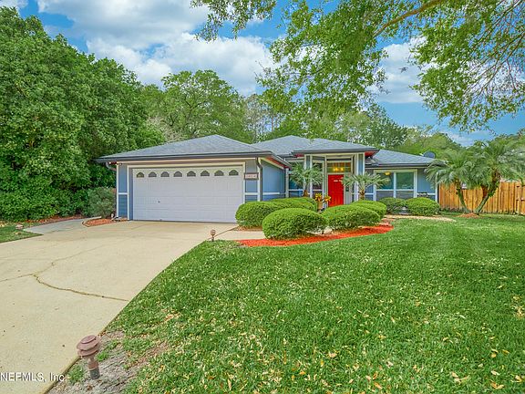 3rd image of 12214 Silver Saddle Dr