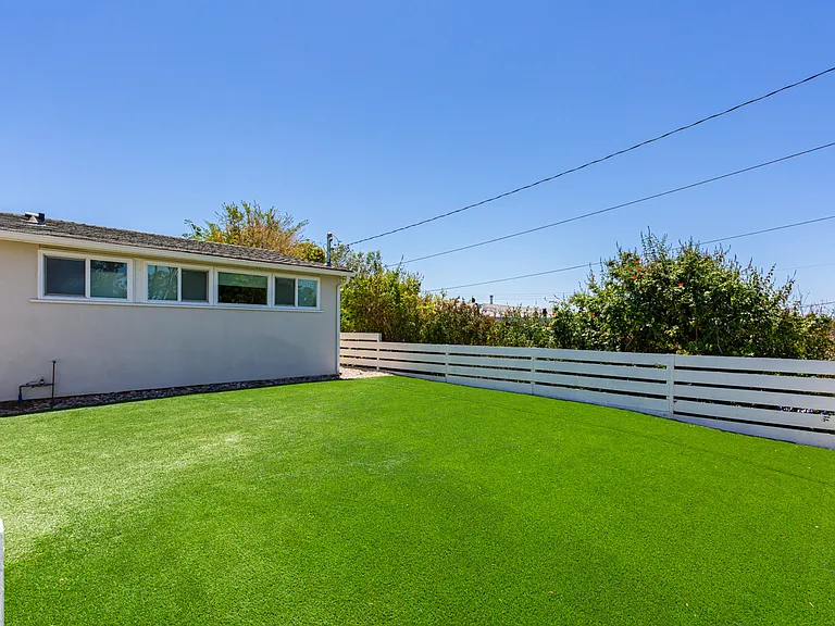 2021 Cardinal Dr — Photo 5