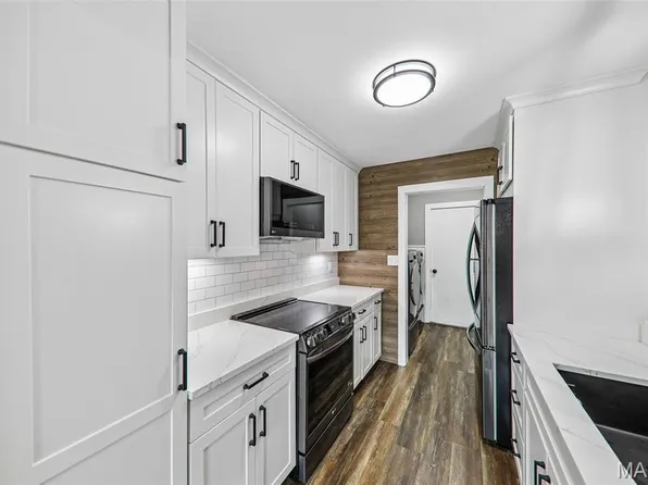 16180 Lea Oak Ct, Chesterfield, MO 63017