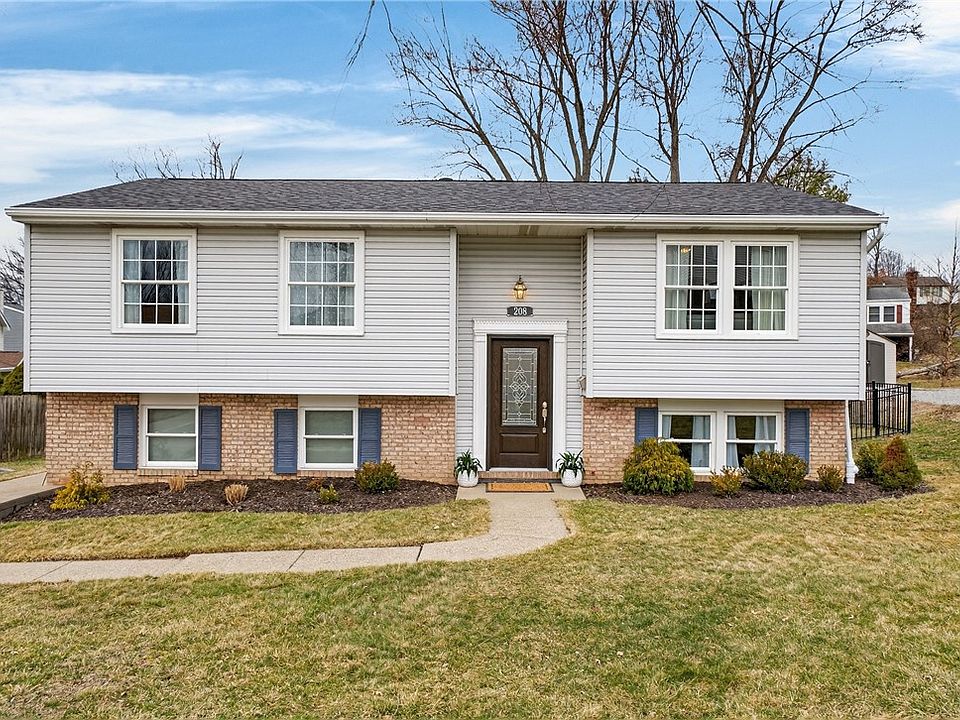 1st image of 208 Woodhaven Dr
