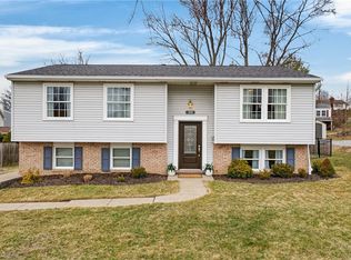 208 Woodhaven Dr, Bridgeville, PA 15017