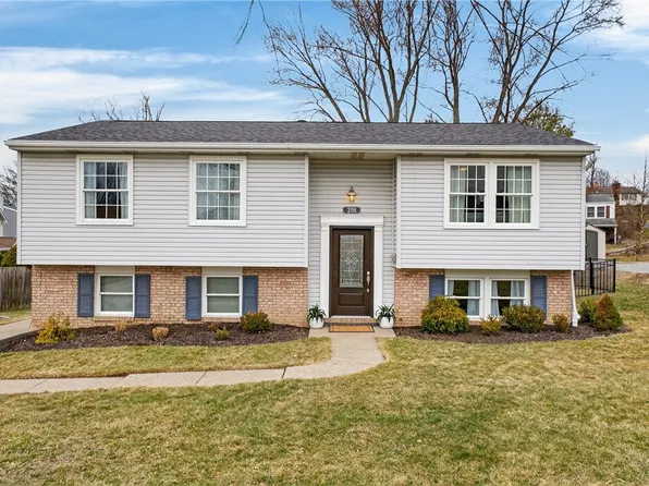 208 Woodhaven Dr, Bridgeville, PA 15017