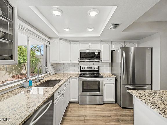 2nd image of 557 N HOBSON Plaza