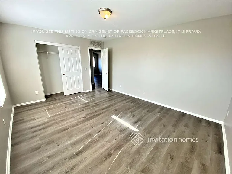 2207 N 92nd Gln — Photo 11