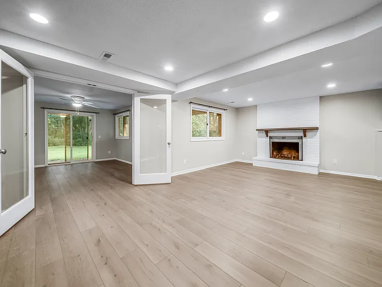 7416 Candlewood Dr N — Photo 3