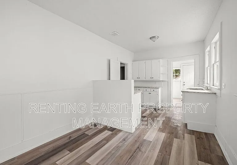 1757 48th St — Photo 10