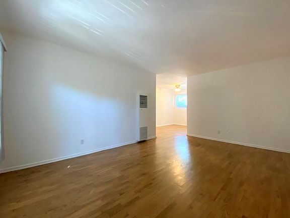 3rd image of 11598 Gateway Blvd #6