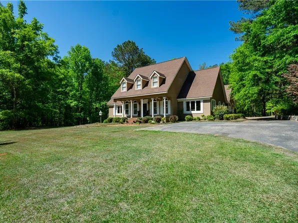 1494 Windwood Dr, Lanett, AL 36863