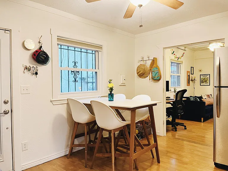 1059 N Emerson St #C — Photo 11