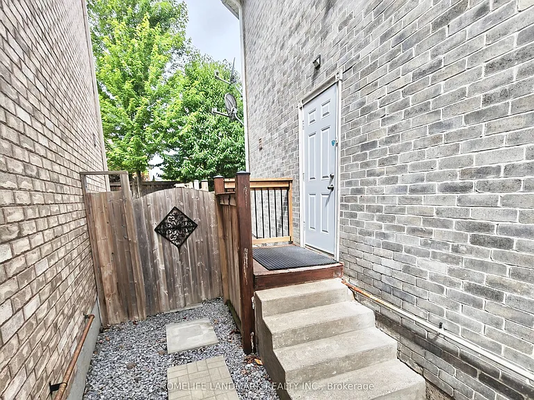 90 Crowther Dr — Photo 6