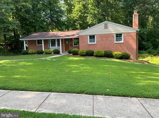 9014 Orange Hunt Ln, Annandale, VA 22003
