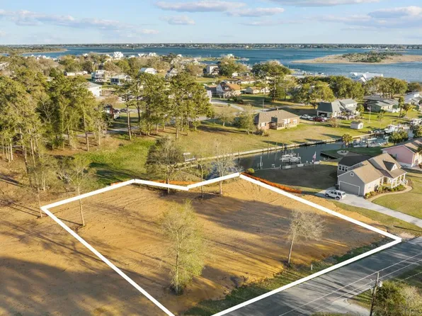 213 Club Point Drive, Cape Carteret, NC 28584