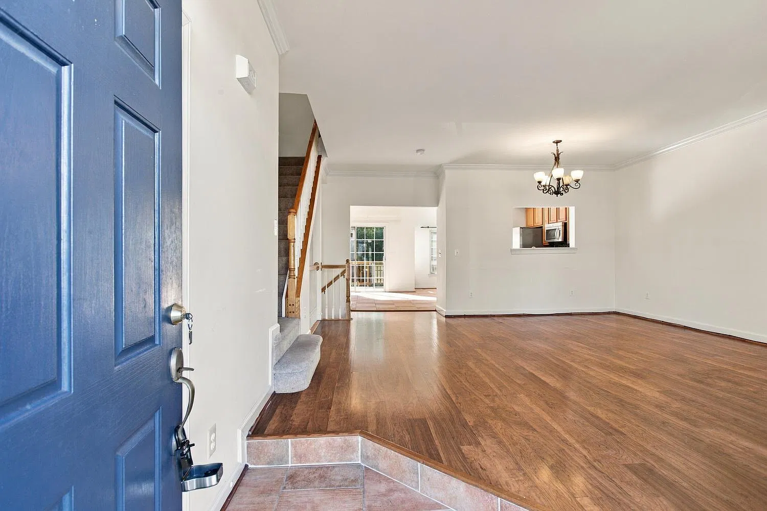 3 bed, 1716 sqft, $2,750 — Photo 2