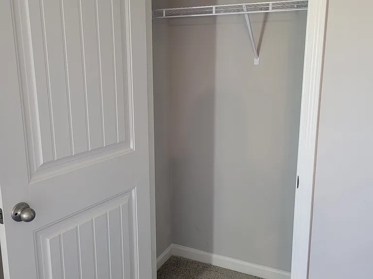 121 Garnet Dr — Photo 3