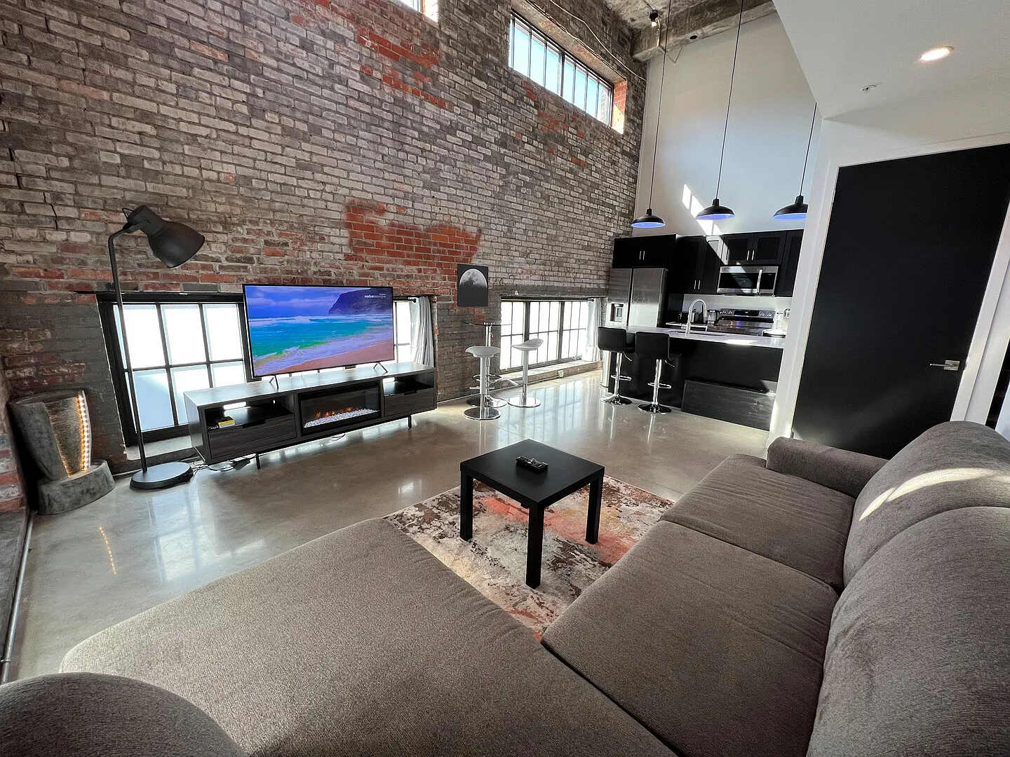 Luxury Loft in Downtown Kansas City — Photo 2