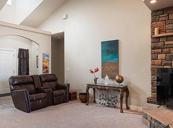 4th image of 160 S Puerto Dr