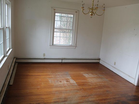 2nd image of 170 Avendale Ave NE