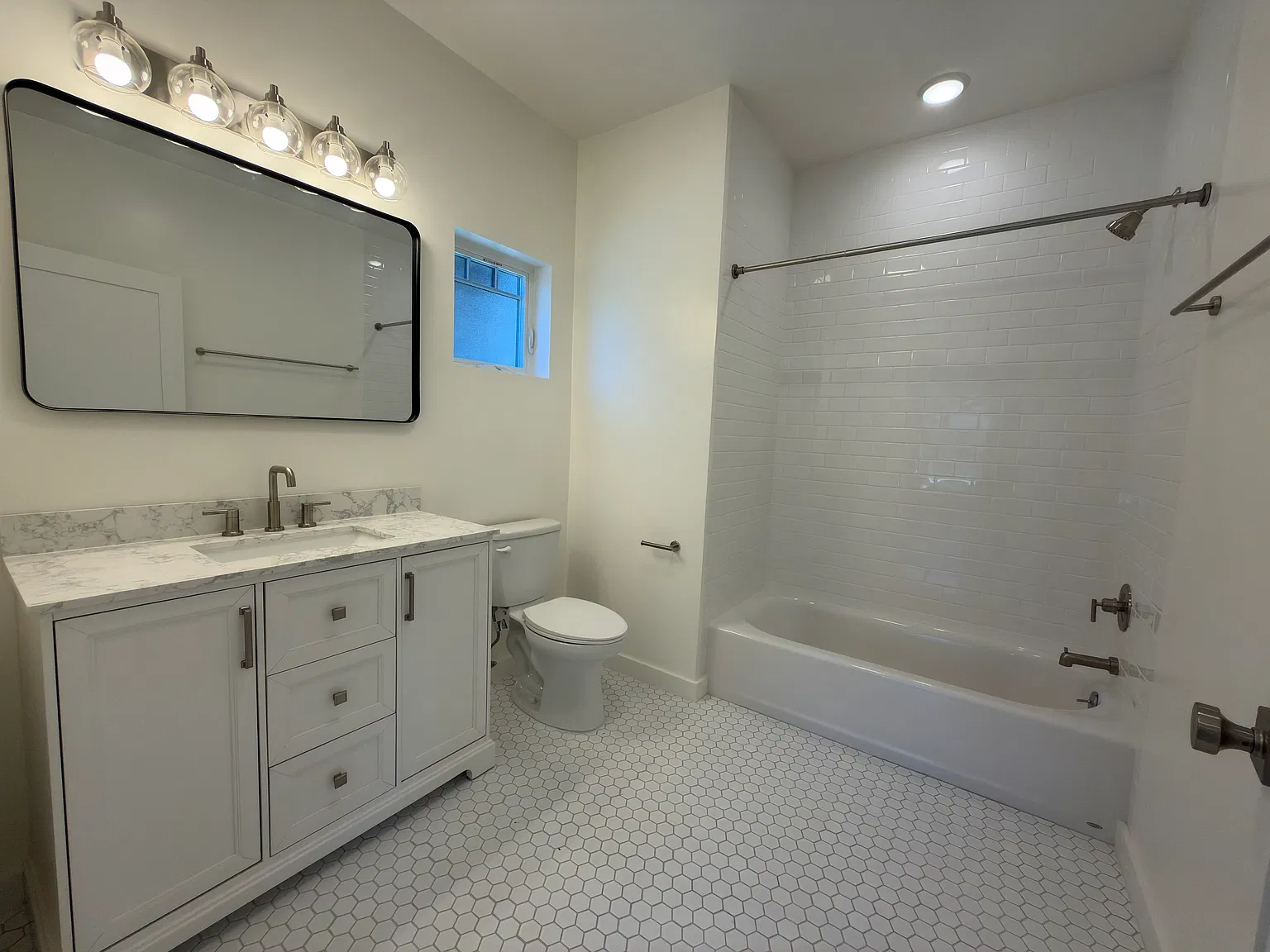 1 bed, $2,895 — Photo 2