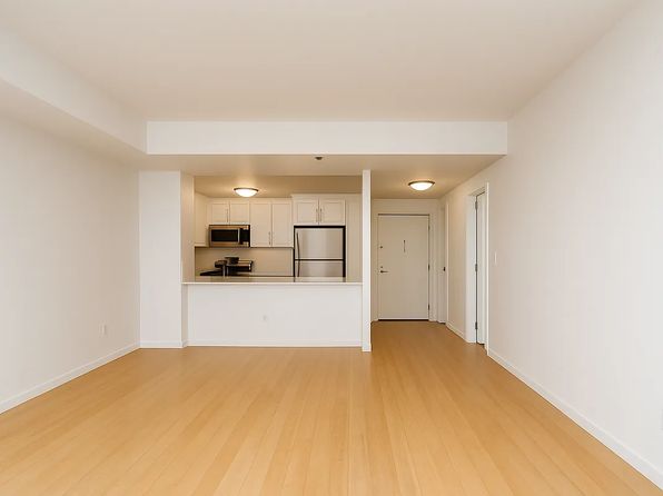 1955 1st Ave APT 306