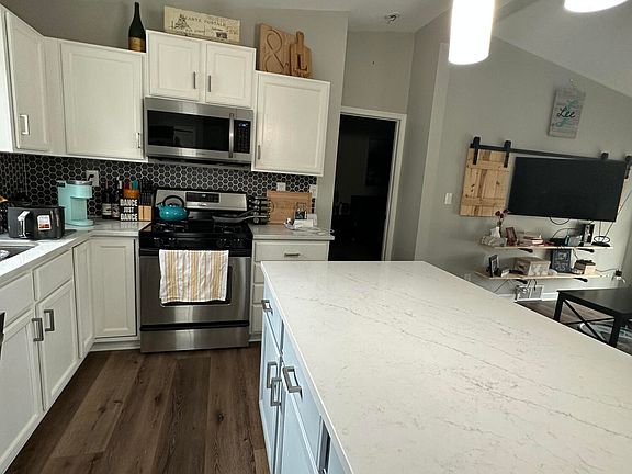 3rd image of 7446 N Noffke Dr